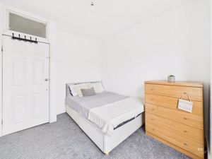 BED 1- click for photo gallery